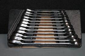 Bl-12pc-wr Blackhawk 12 Pc By Proto Reversible Ratcheting Metric Wrench Set - 8mm-19mm