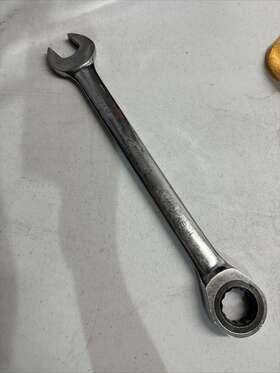 Husky 313112529513 Wrench 1 1/8 Inch Ratcheting Combination Steel Chrome 12 Point Hand Tool