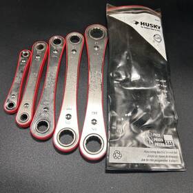 45007 Husky Ratcheting Box End Wrench Set 5 Piece Sae 1/4 Inch To 7/8