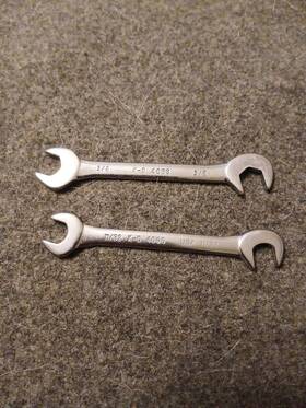 4066 Kd 4065 Two 2 Wrenches 3/8 And 11/32