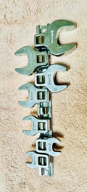 379863 Kobalt 8 Piece Metric Drive Crowfoot Wrench Set 10 11 12 15 17 18 22 Size