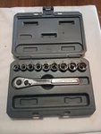 Craftsman 10 Pc. Socket Set, 6 Pt. Metric With Ratchet #934554 3/8 In. Drive. Fixed Price $24.99.