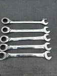 (5) Craftsman Industrial Usa Reversible Ratcheting Wrenches Nos 2462 7/16 42414. Fixed Price $40.00.