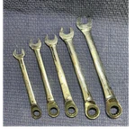 Craftsman 5PC Sae/metric Reversible Ratcheting Combo Wrench Set. Fixed Price $60.00.