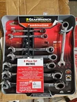 Gearwrench Metric Ratcheting Combination Wrenches 8PC,SET 44002. Fixed Price $50.00.